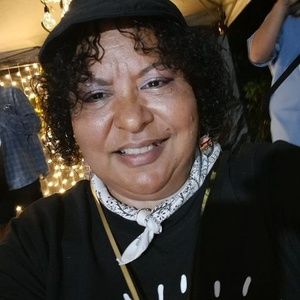 Meet your Posher, Anita